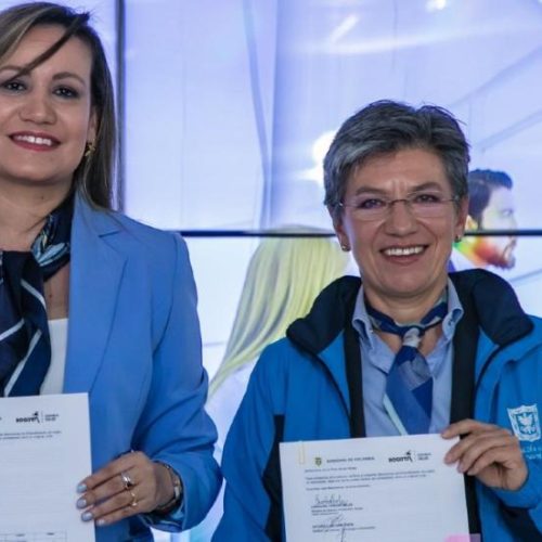 Imagen noticia memorando entendimiento producción de vacunas Bogotá