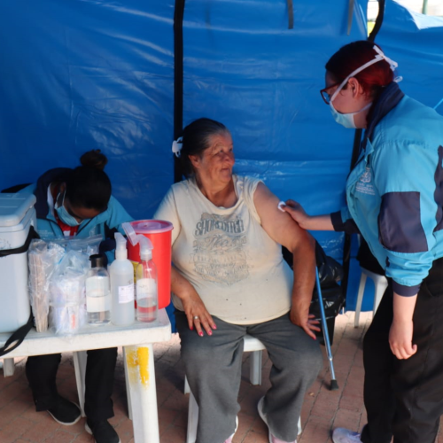 ¡A ponerse al día!: Secretaría de Salud llega a los Centros Día para proteger a las personas mayores​​