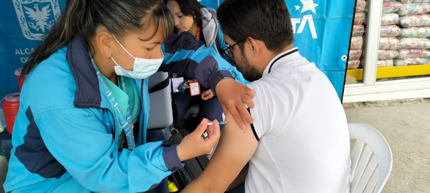 Bogotá recibió vacuna bivalente contra el COVID-19