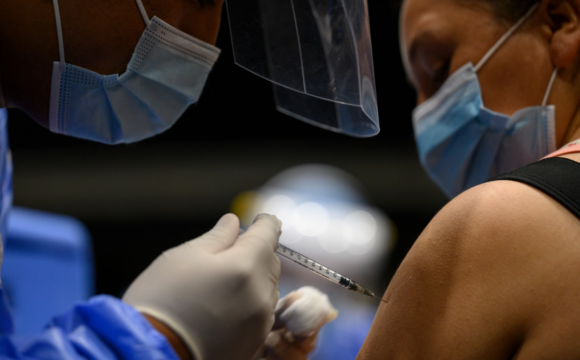 Bogotá concentra vacunación contra sarampión para viajeros en el Aeropuerto El Dorado y las terminales El Salitre y Satélite Sur​​